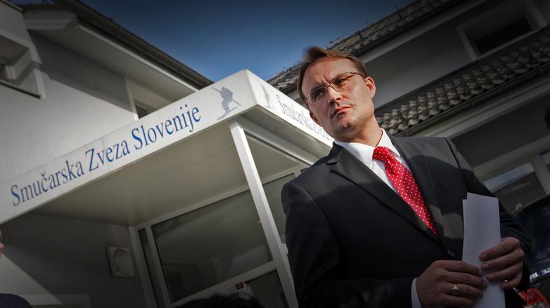 smučarska zveza slovenije logotip napis živko podpredsednik