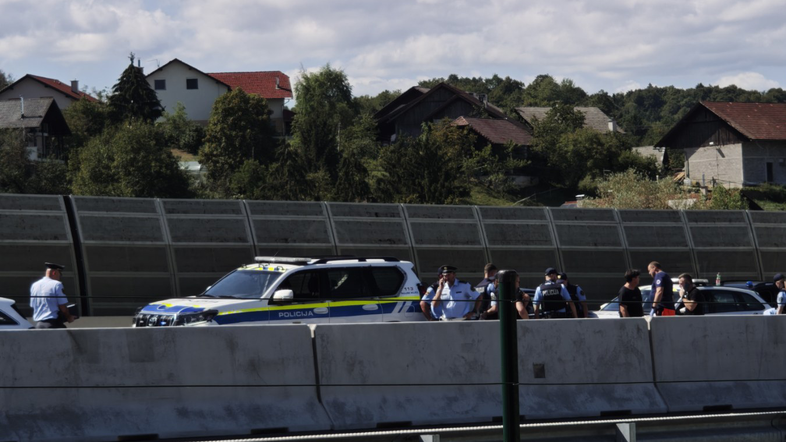 policijska intervencija na dolenjski avtocesti med Bičem in Trebnjim