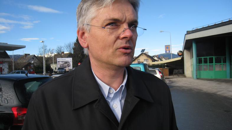 Pavel Škofic, direktor leškega letališča, se ne boji, da bi mu uspešno dokazali 