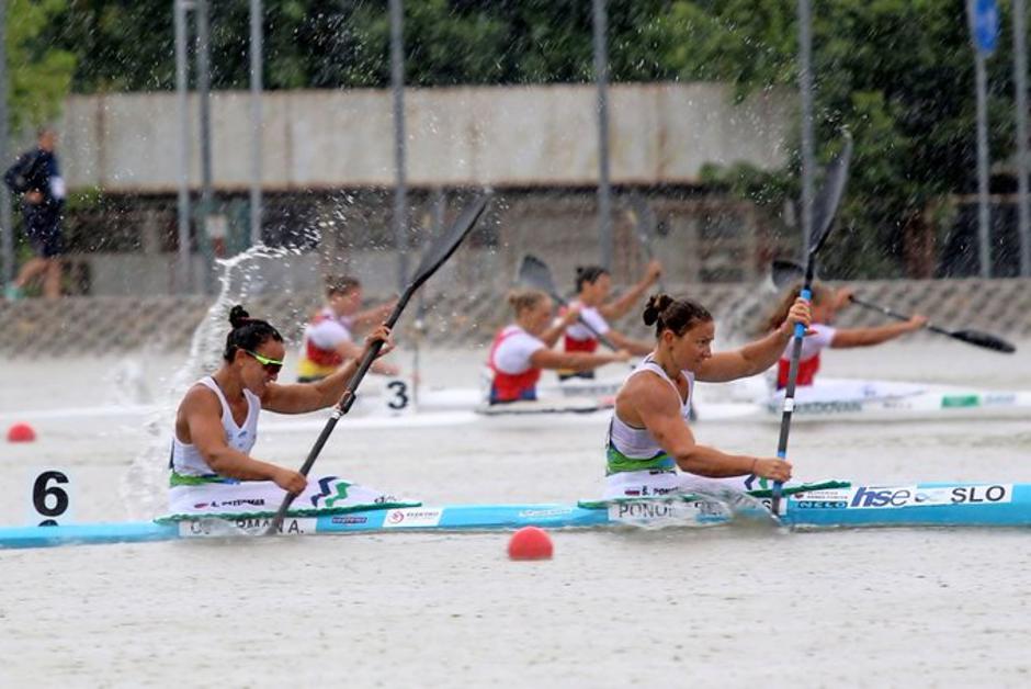 Anja Osterman in Špela Ponomarenko Janić | Avtor: Reševalni pas/Twitter