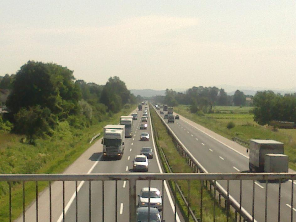 Zastoji na primorski avtocesti.