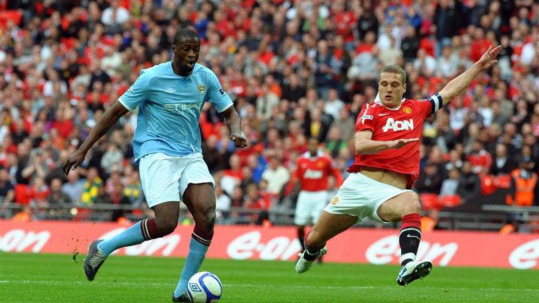 Yaya Toure Nemanja Vidić Vidic gol zadetek strel