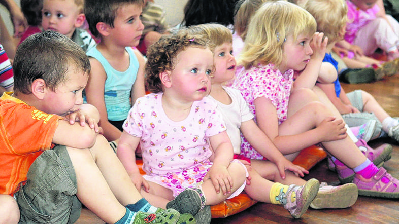  Starši so vpisali več kot 4.300 otrok, starih do treh let, in skoraj 700 starej