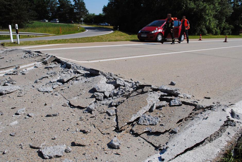 Asfalt in vročina kolesnice poskodbe | Avtor: Epa