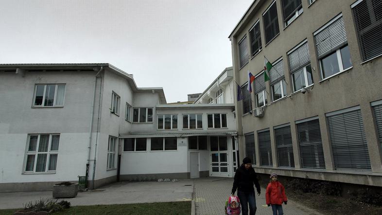 V oddelkih OŠ Savsko naselje je povprečno najmanj učencev na območju MOL, in sic