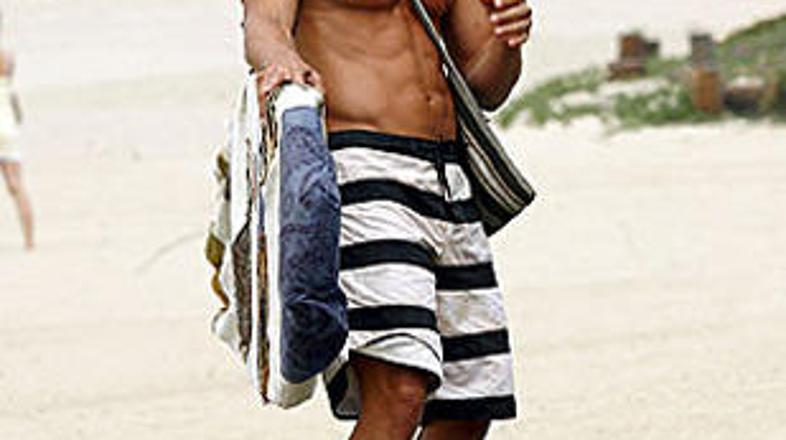 Bi se zapeljale z njim?