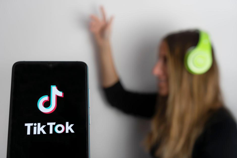 mobilni telefon TikTok | Avtor: Profimedia