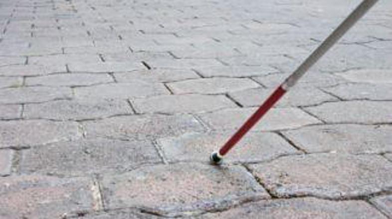 Bela palica je pripomoček slepih.