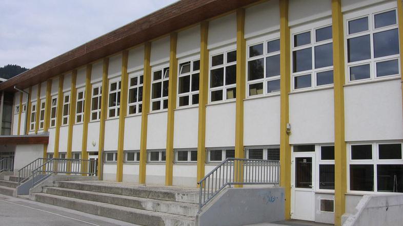 Šolarji že sedmo leto uporabljajo telovadnico pri gorjanski osnovni šoli, pravda