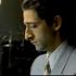 Adrien Brody  je za vlogo Wladyslawa Szpilmana v filmu Pianist (2002)  ne le moč