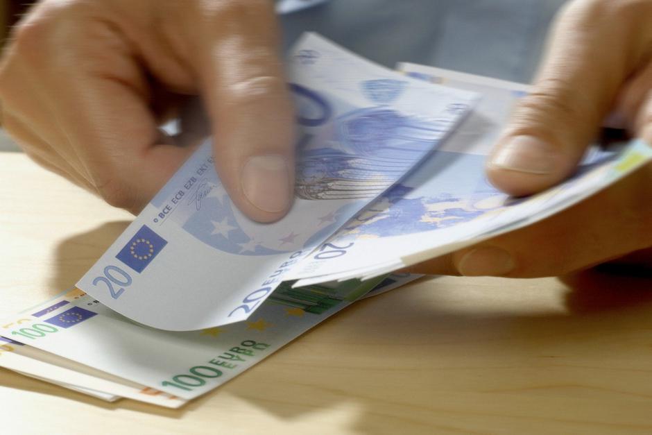 Denar, štetje denarja | Avtor: Profimedia