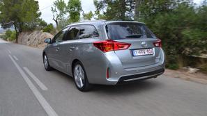 Toyota auris touring sports