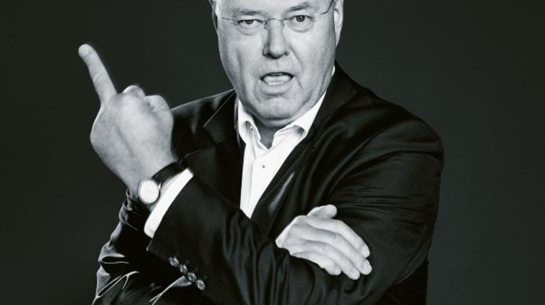 Steinbrück pokazal srednji prst