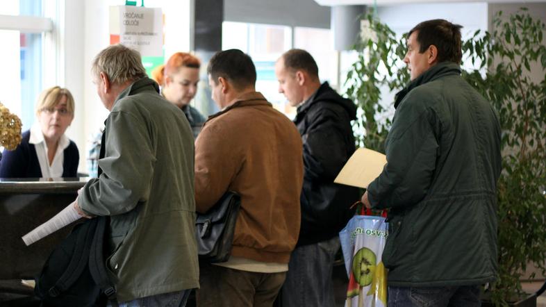 Po denarju iz jamstvenega sklada bodo delavci s stalnim prebivališčem novembra d