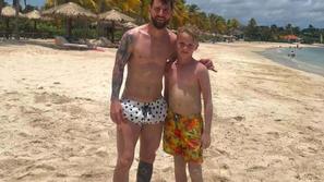 Messi Antigva in Barbuda