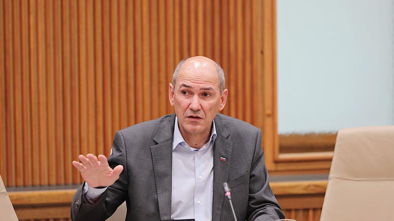 izjava vlade RS Janez Janša