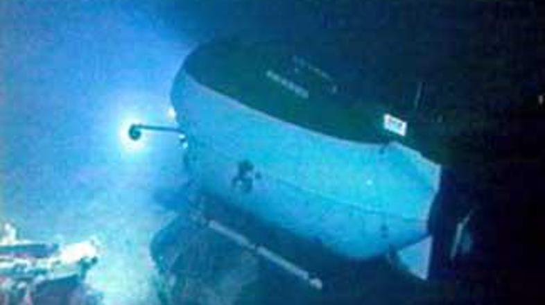 Podmornica Mir se bo kmalu spustila v temačne globine Bajkalskega jezera in jim 