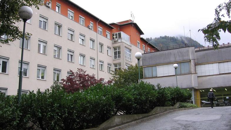 V svetu zavoda je sedem članov, za imenovanje novega direktorja pa so potrebni š