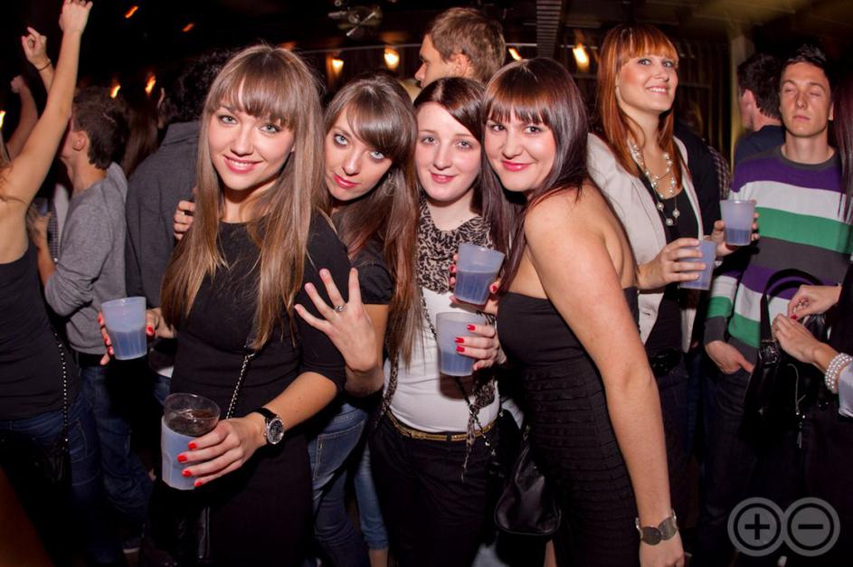 Ekonomisti martinovali vse do jutra