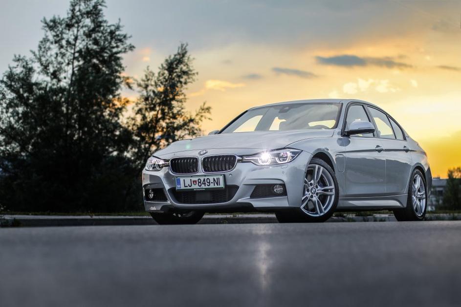 BMW 330 e 