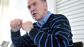 Sindikati po besedah Semoliča verjamejo, da se bo ustavno sodišče odločilo strok