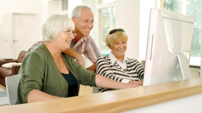 60 odstotkov upokojencev prejema pokojnine, manjše od 400 evrov (podatki za nove