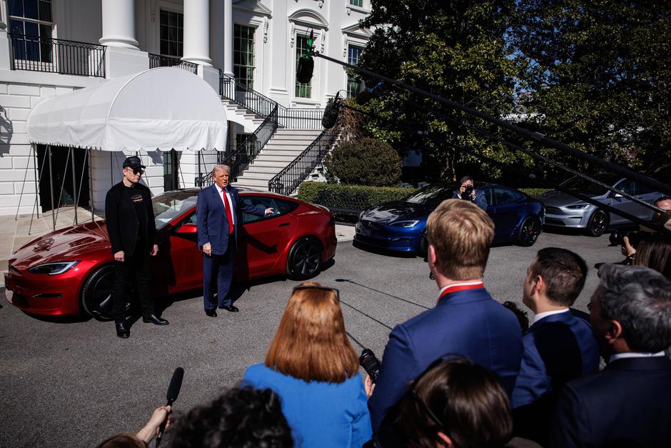 Donald Trump v tesli model S | Avtor: Profimedia