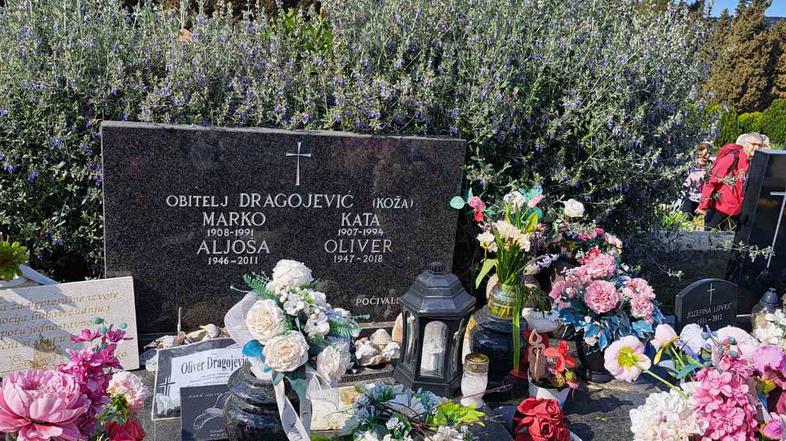 Oliver Dragojević grob