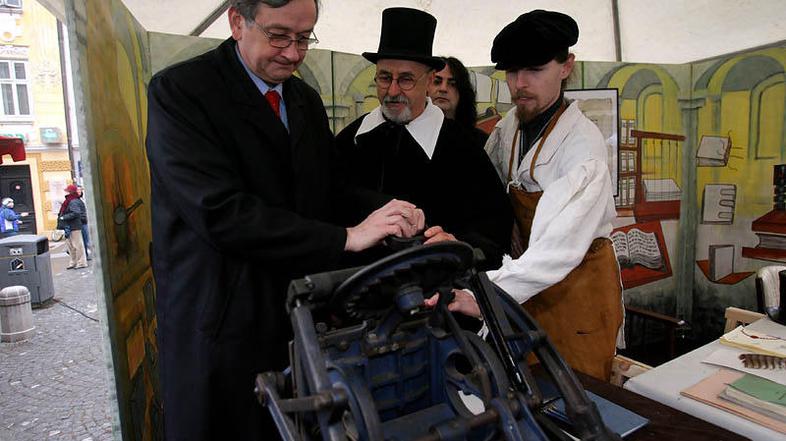 Lani si je svoj cenzurirani izvod Zdravljice natisnil tudi predsednik države Dan