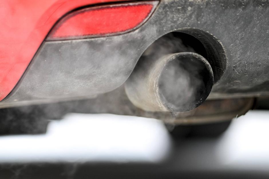 Avto - izpušni sistem - auspuh - izpuh | Avtor: Profimedia