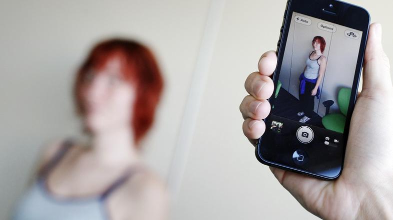 Zivljenje 03.10.2012 iPhone 5, telefonski aparat, mobilna telefonija; foto:Sasa 