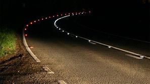 Osvetljenost nočne ceste je z uporabo LED obcestnih svetil neprimerno boljša.