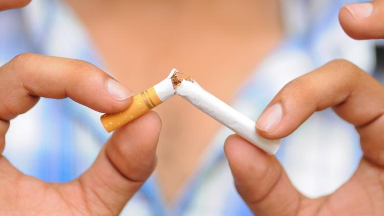 Tzlepotazdravje 07.12.11, kajenje, cigaret, cigareta, foto: shutterstock