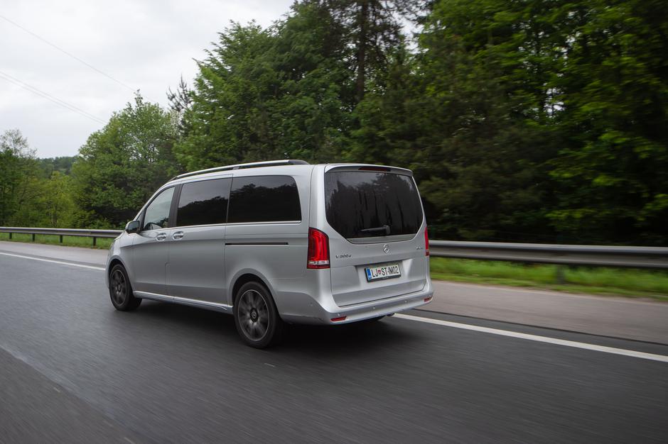 Mercedes V 300d 4Matic | Avtor: Anže Petkovšek