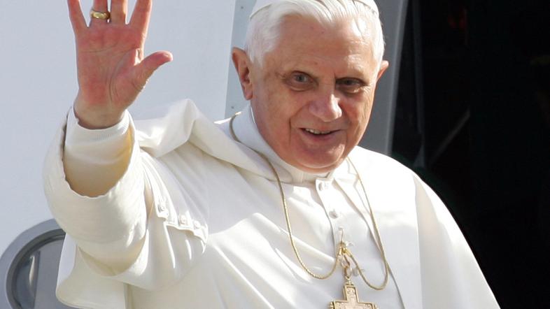 Papež Benedikt XVI. je prvi papež v zgodovini, ki je obiskal sinagogo, in tretji