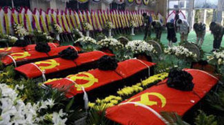 Zadnji poklon petim umrlim vojakom, ki so se smrtno ponesrečili med helikoptersk