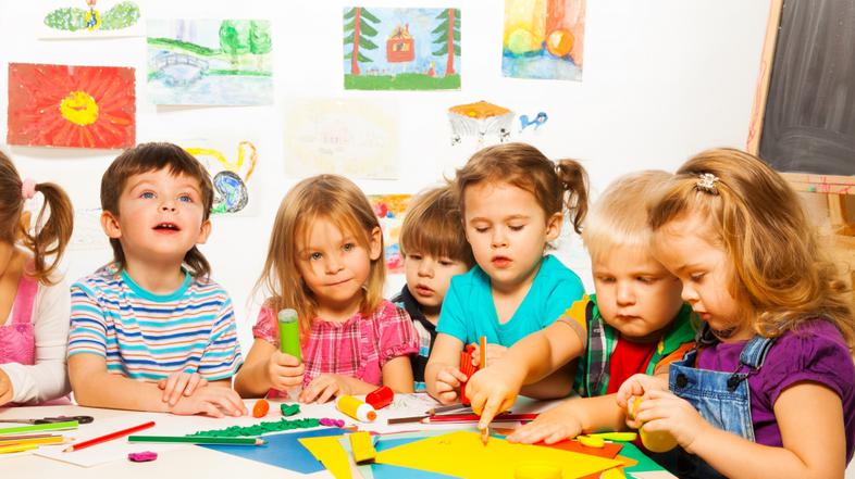 Zivljenje 31.03.14. otroci, foto: shutterstock