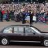 Kraljica Elizabetha II. je za prihod na poroko izbrala rolls-royce.