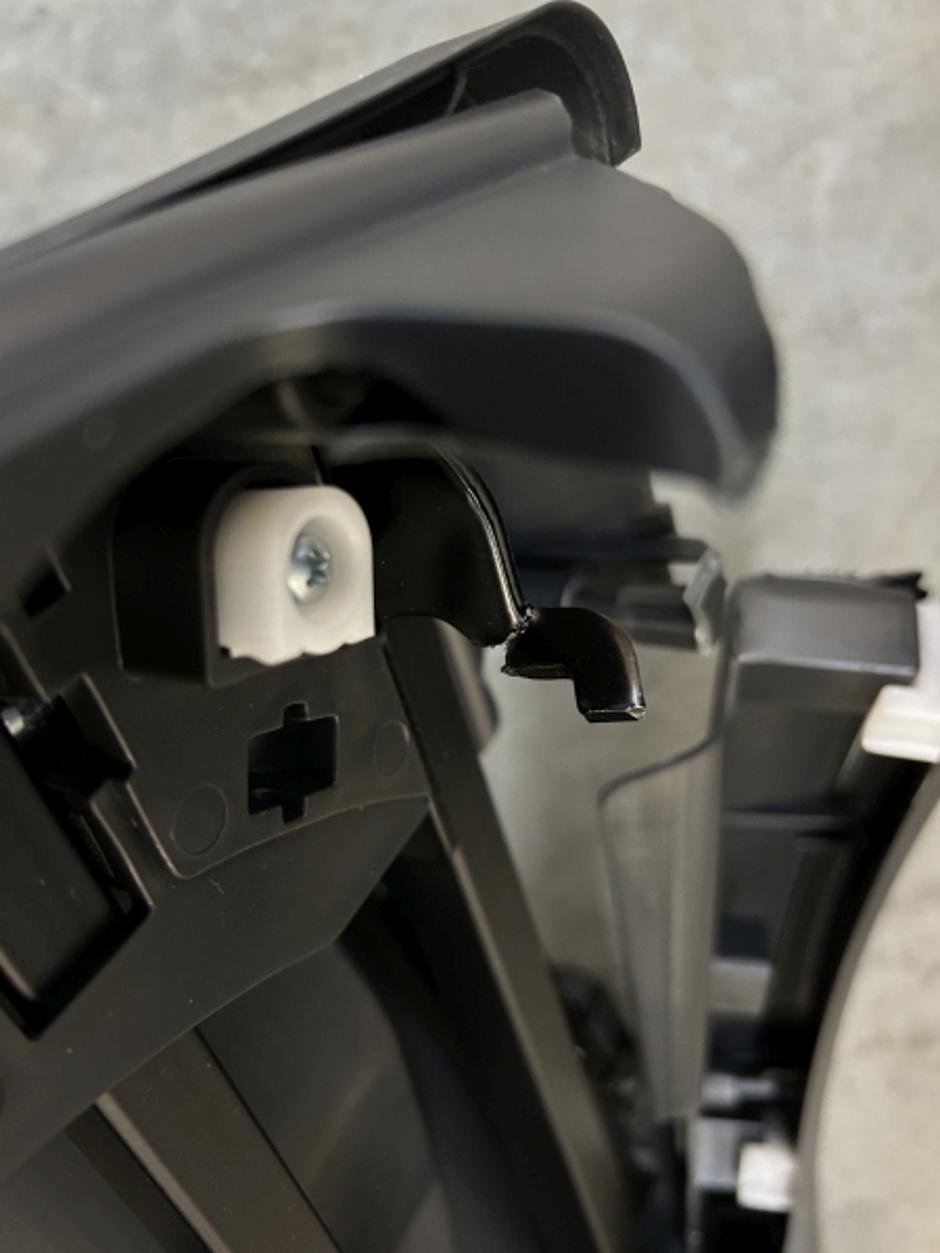 Test nevarnega otroškega sedeža | Avtor: AMZS