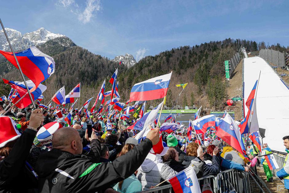 Planica 2024, navijači, zastave | Avtor: Saša Despot