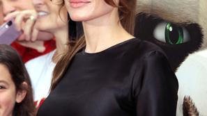 Angie je tudi v Bosni poskrbela za begunce. (Foto: Flynet)