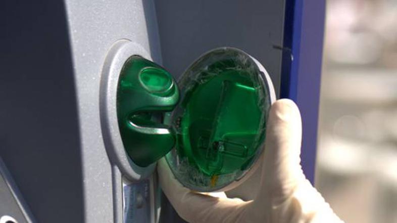 razno 23.10.12. skimming, bankomat, zloraba bankomata, kraja, foto: policijska u