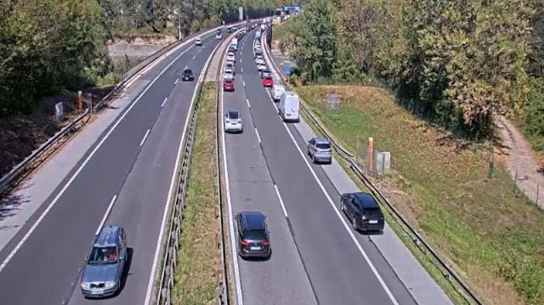 Zastoj na gorenjski avtocesti pred Šentvidom