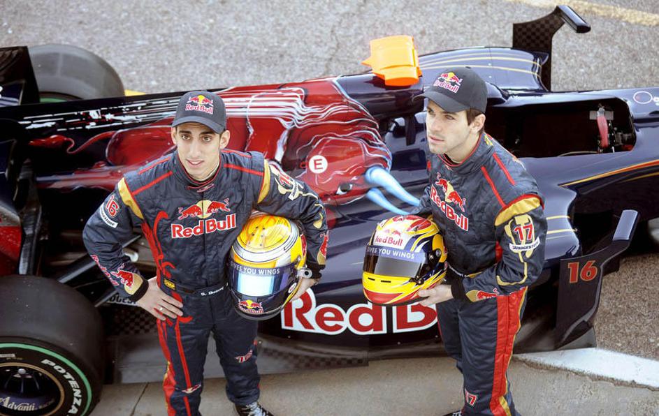 novi Toro Rosso 2010 Valencia Alguersuari Buemi