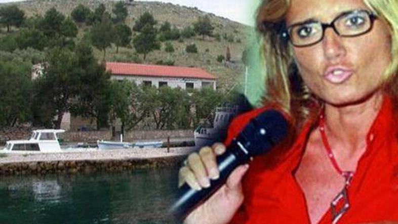 Pretepana novinarka Elvira Terranova na kombinirani sliki pred restavracijo Aqua
