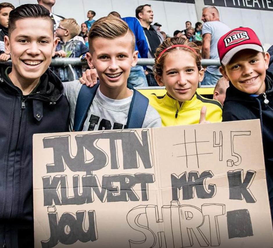 Otroci prosijo za dres | Avtor: Reševalni pas/Twitter