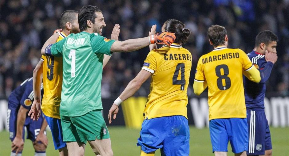 Buffon Bonucci Caceres Marchisio Lyon Juventus Evropska liga četrtfinale | Avtor: Reuters