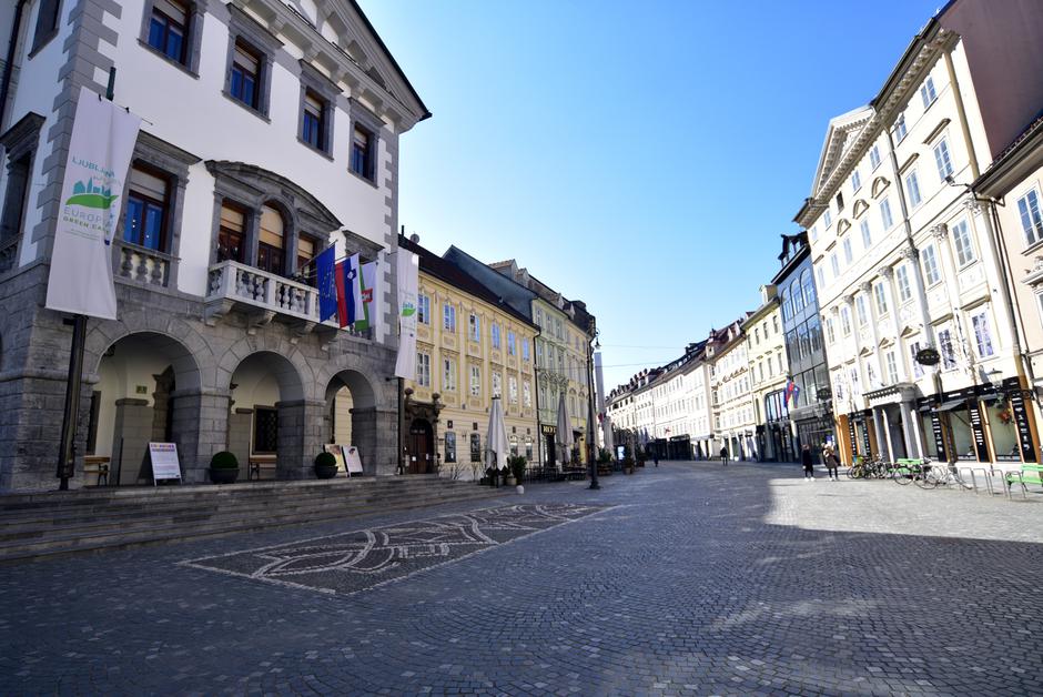 koronavirus COVID-19 Ljubljana | Avtor: Epa