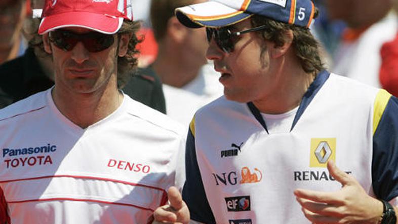 Le kaj je Alonso tako zavzeto razlagal Trulliju? Ga je prepričeval o nepoštenost