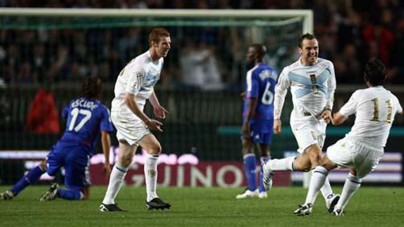 James McFadden se veseli zmagovitega zadetka proti Franciji.